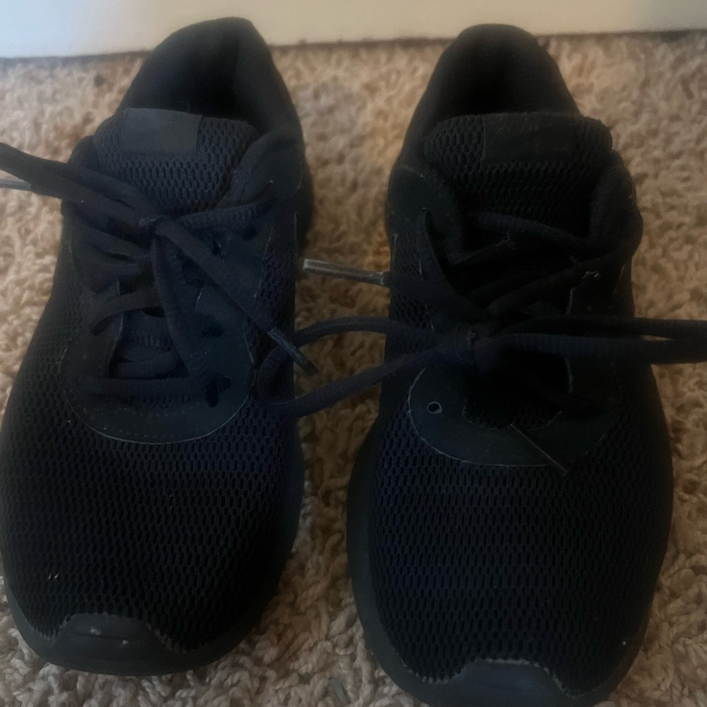 Boys black bike shoe. 1Y
